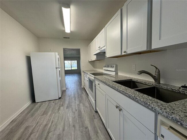 Foto del edificio - 605 Northlake Blvd