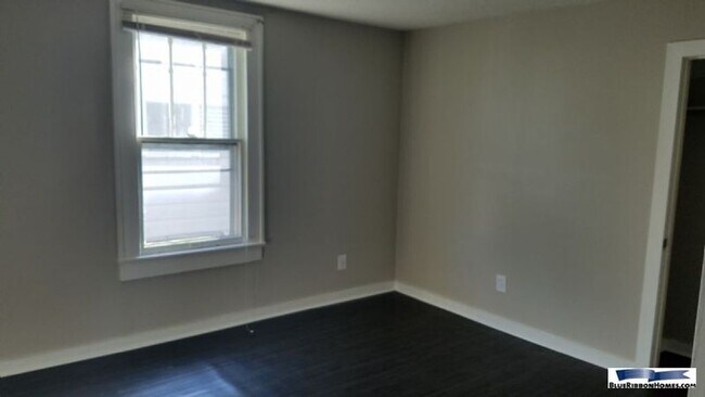 Foto del edificio - 2543 E 5th Ave