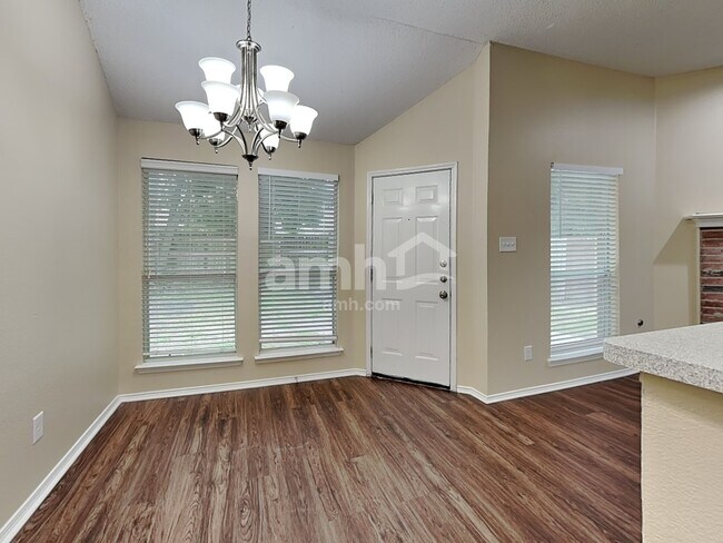 Foto del edificio - 223 Dartmouth Dr