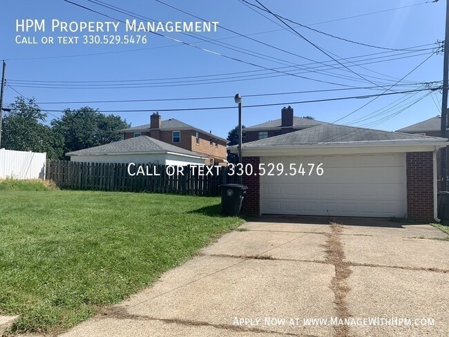 Building Photo - Firestone Park Duplex!