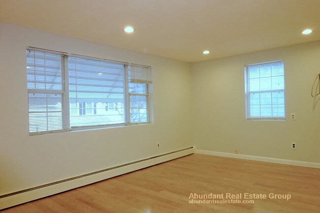 Foto del edificio - 7 Cottage Ave