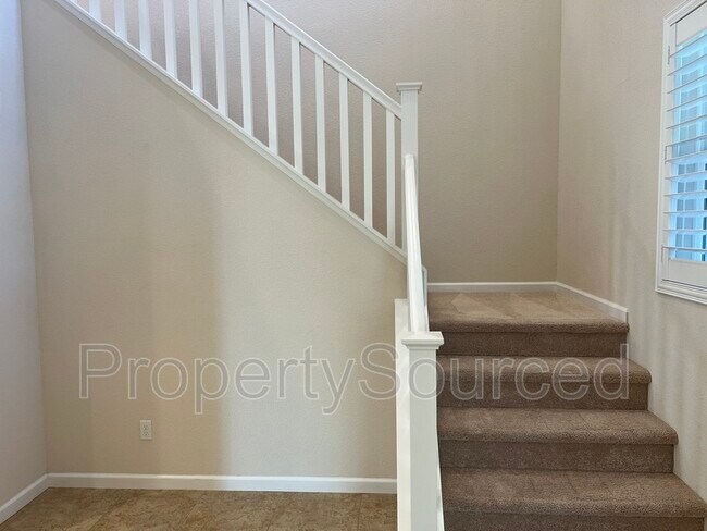 Building Photo - 1816 Water Lily Ct