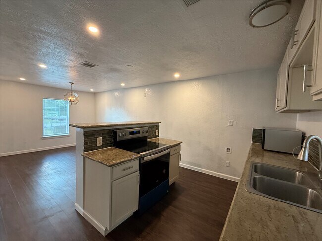 Foto del edificio - 9433 Rosehaven Dr