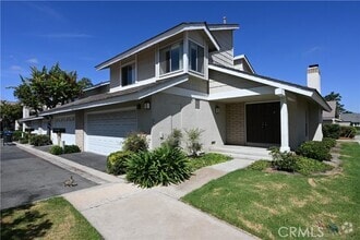 Building Photo - 17 Ashbrook