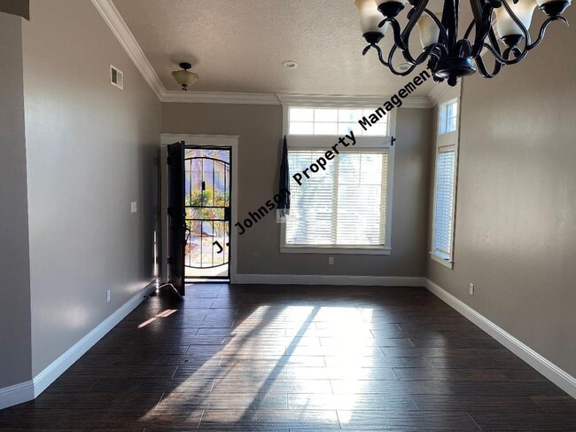 Foto del edificio - Beautiful 4 bed 2 bth home