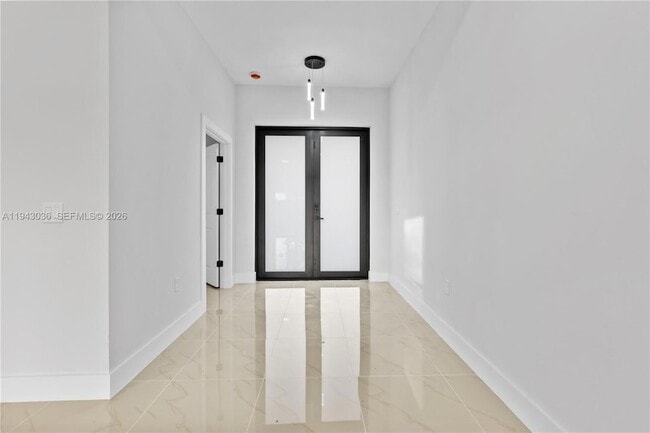 Building Photo - 456 Mercedes Ct