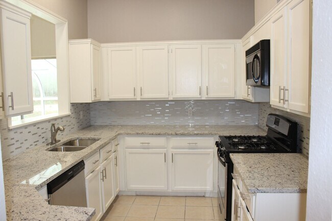 Building Photo - Gorgeous Fully Remodeled 3 bed home