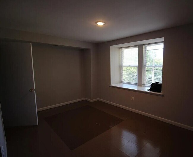 Foto del edificio - 883 N 42nd St