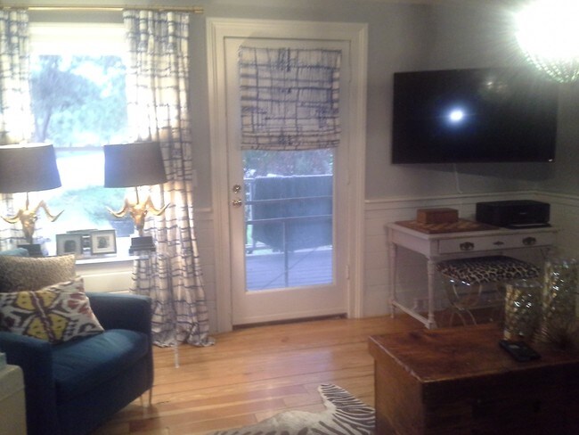 Foto del edificio - 2416 Middle St