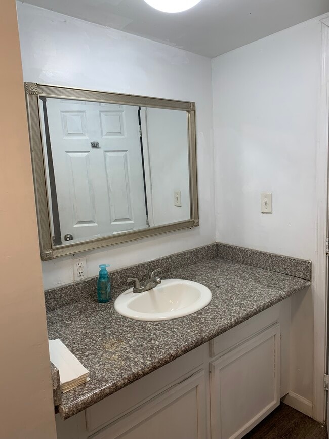 Photo - 4524 Willowbrook Blvd House