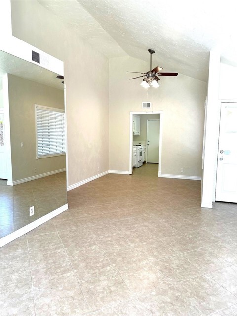 Foto del edificio - 21195 Country Farm Ln