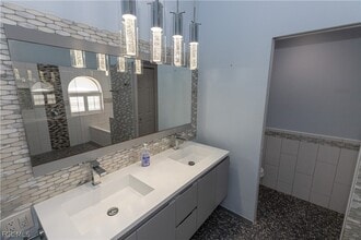 Building Photo - 7500 Cameron Cir