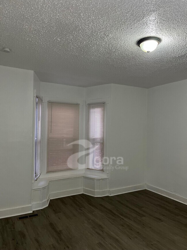 Building Photo - 2022 Leo St