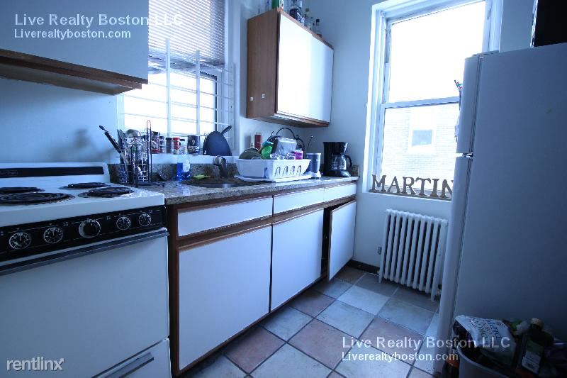Building Photo - 128 Warren St