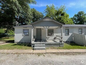 Building Photo - 826 Winston Rd