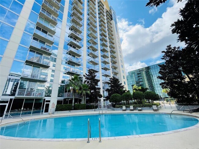 Foto del edificio - 155 S Court Ave
