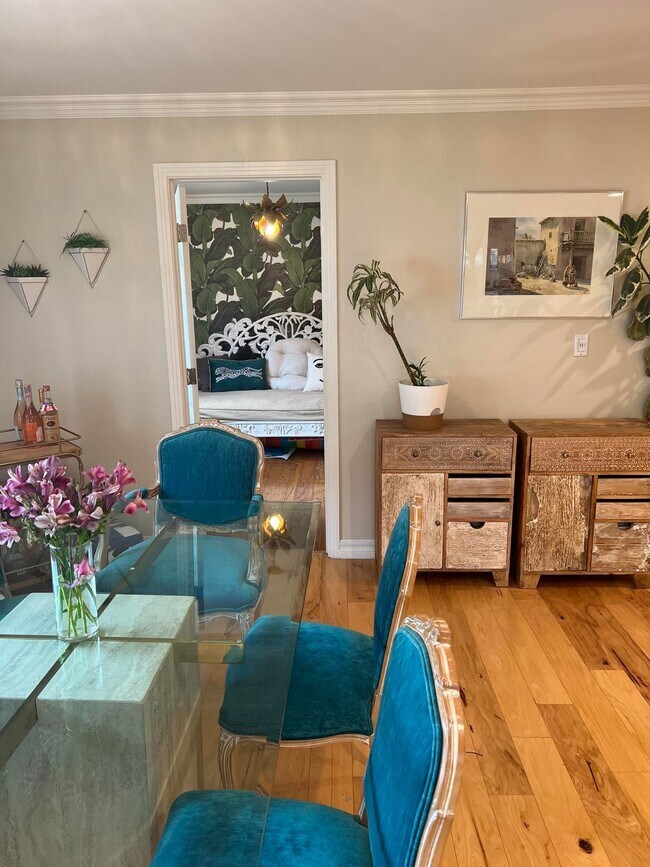 Foto del edificio - 6752 Hillpark Dr