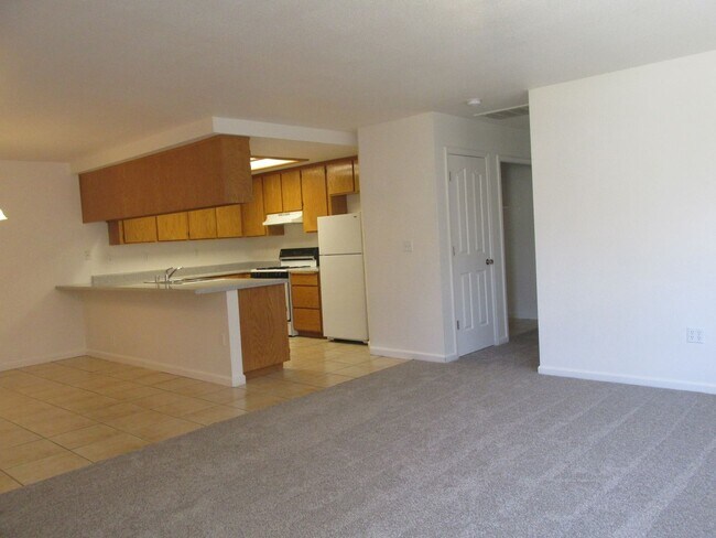 Foto del edificio - 555 Howard Ct