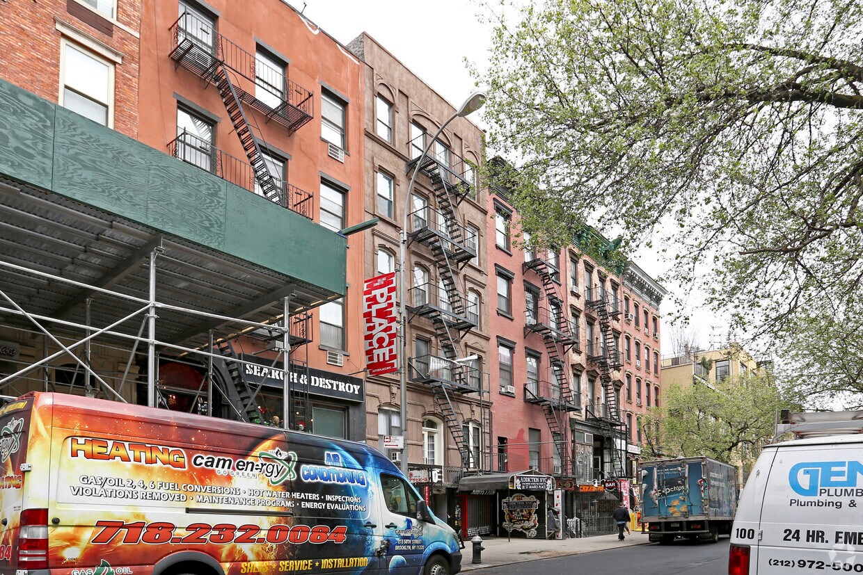 Foto del edificio - 27 St Marks Pl