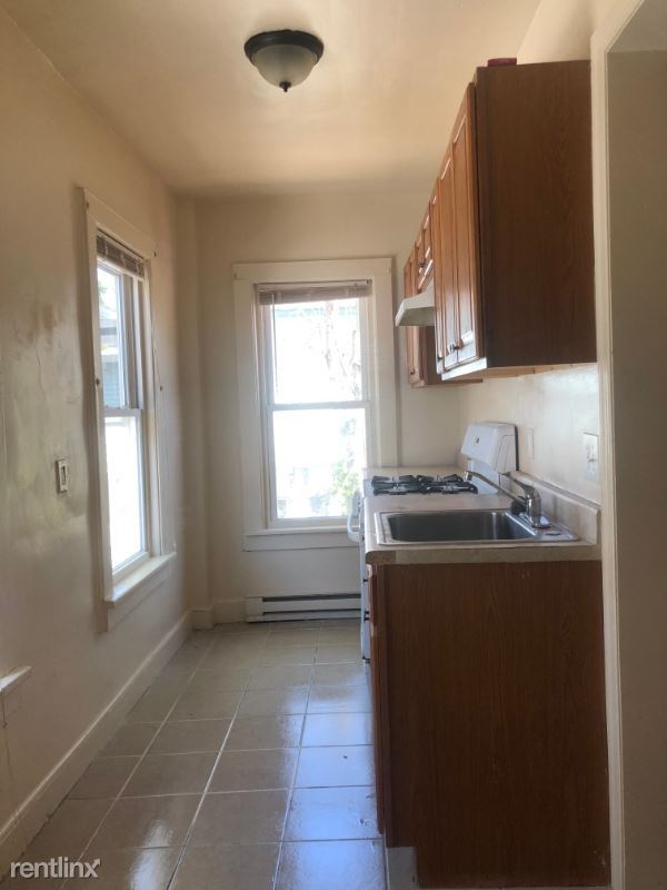 Building Photo - 1 br, 1 bath Apartment - 249 Main Ave