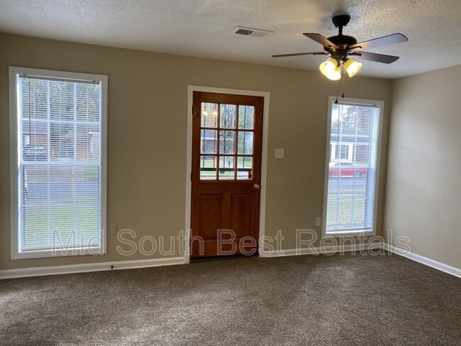 Building Photo - 3825 Audie Dr