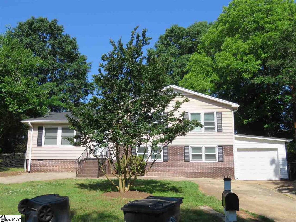 Primary Photo - 112 Folkstone St