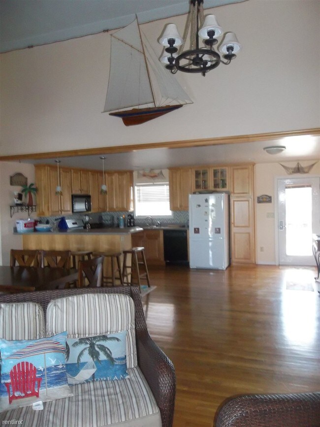 Building Photo - 3657 Sandpiper Rd