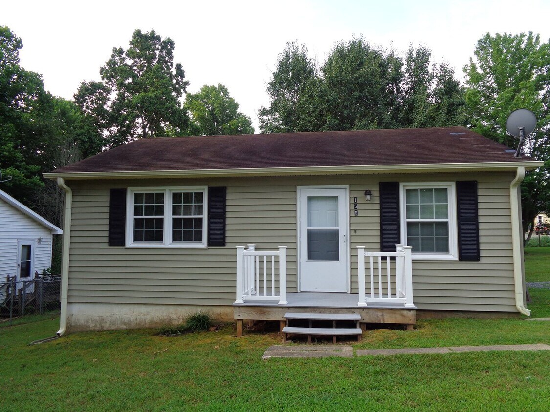 Cute House-Nice Yard! - Cute House-Nice Yard!