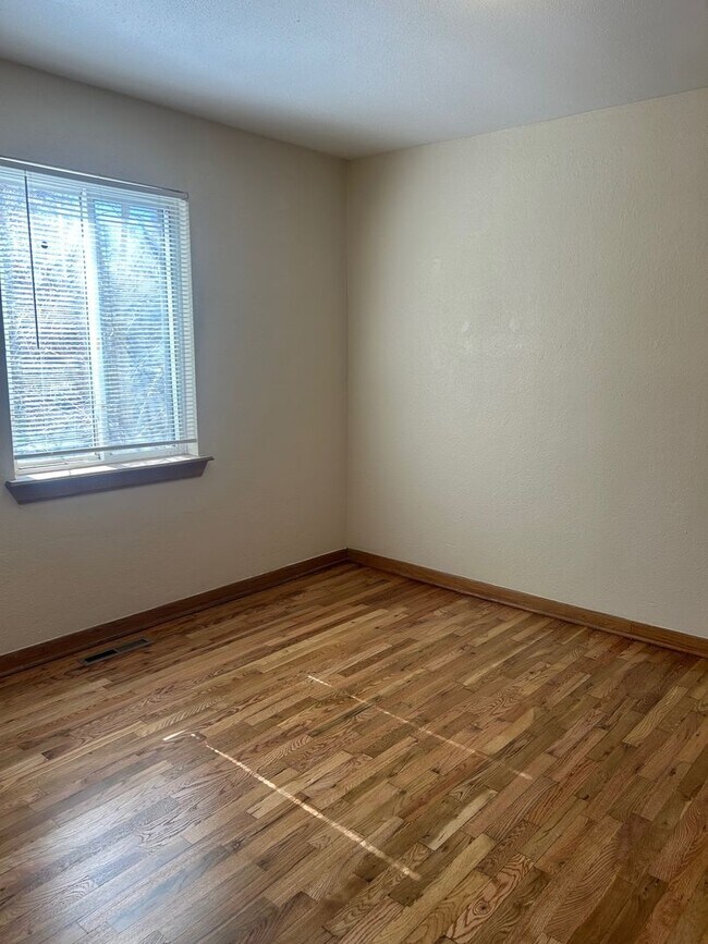 Foto del edificio - Great Location/Centrally Located! 1 BR/1BA