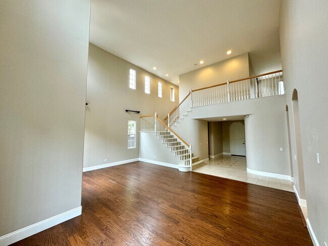 Building Photo - Great 5B/4BA House in San Marcos!