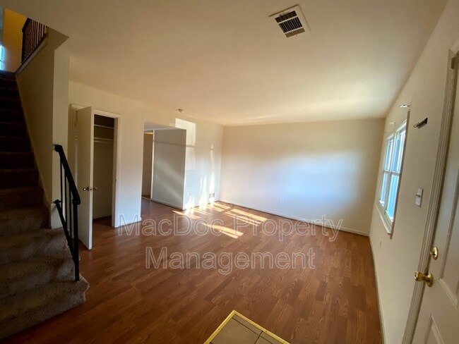 Building Photo - 3456 Beale Ct