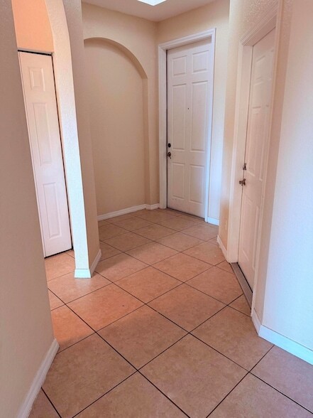 Building Photo - 779 Pipers Cay Dr