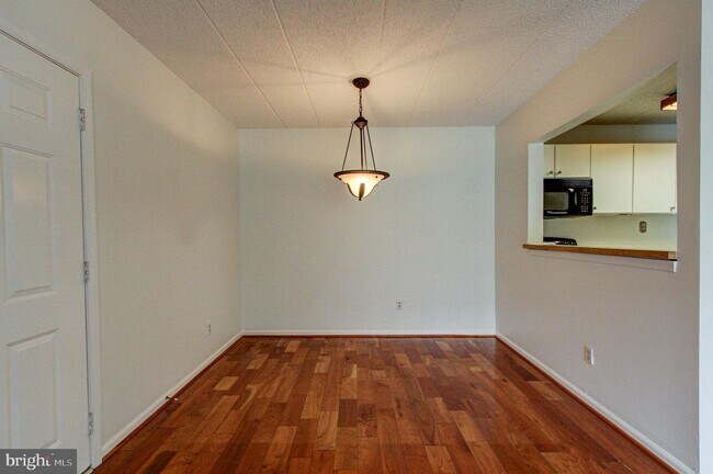 Building Photo - 93 Le Forge Ct