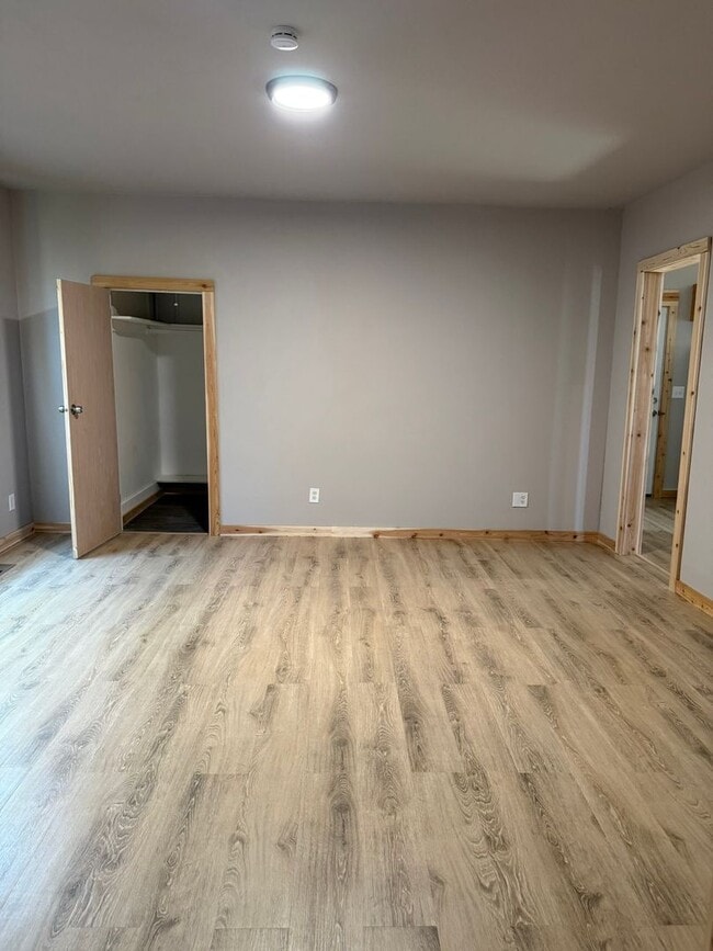 Building Photo - 818 3rd Ave N