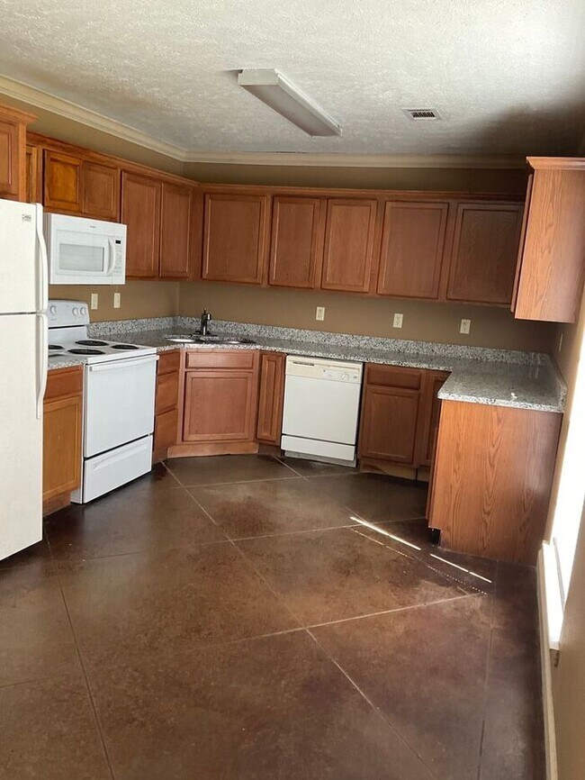 Foto del edificio - Coming Soon 3bd /2 ba home near UCA
