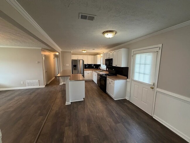 Building Photo - 350 Fennel Wy SW