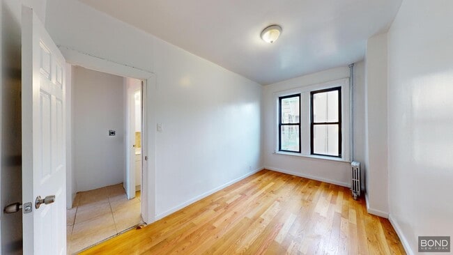 Building Photo - 319 Hooper St