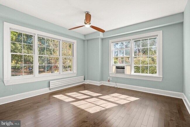 Foto del edificio - 1404 26th St NW