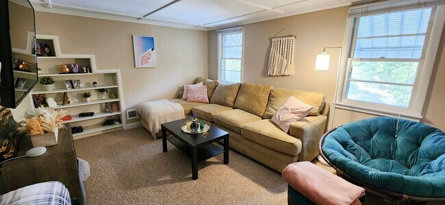 Foto del edificio - Move-In Ready Duplex Unit with Large Yard!