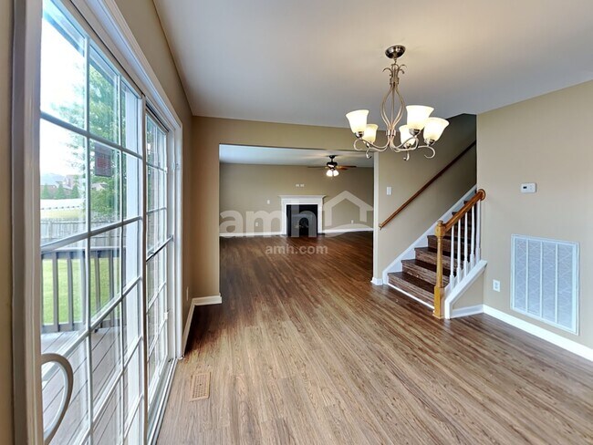 Building Photo - 2900 Burtonwood Dr