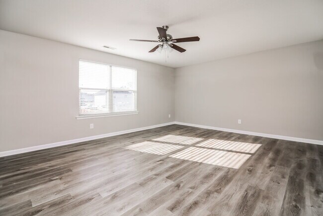 Building Photo - 129 Reno Ct