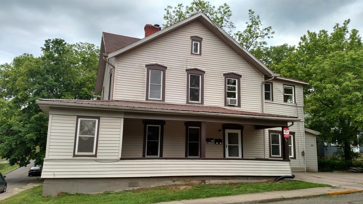 27 Mound St Unit 102, Athens, OH 45701 Apartment for Rent in Athens