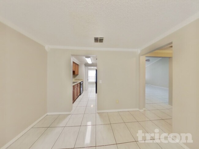Building Photo - 8252 Yolanda Ct