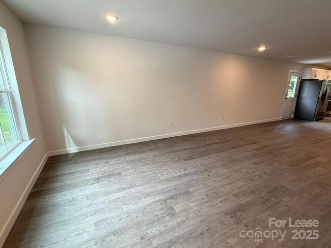 Foto del edificio - 144 33rd St NW