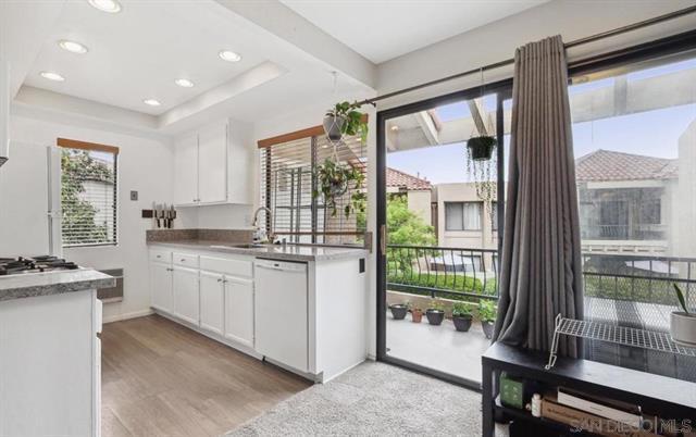 Foto del edificio - 8460 Capricorn Way