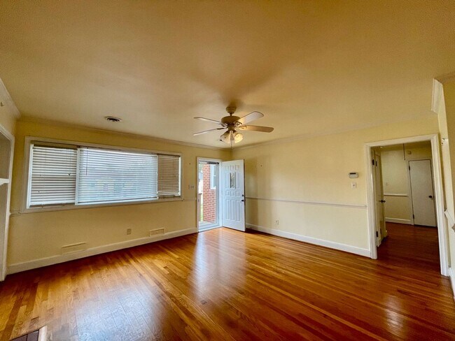 Foto del edificio - 1109 Smithfield Ave