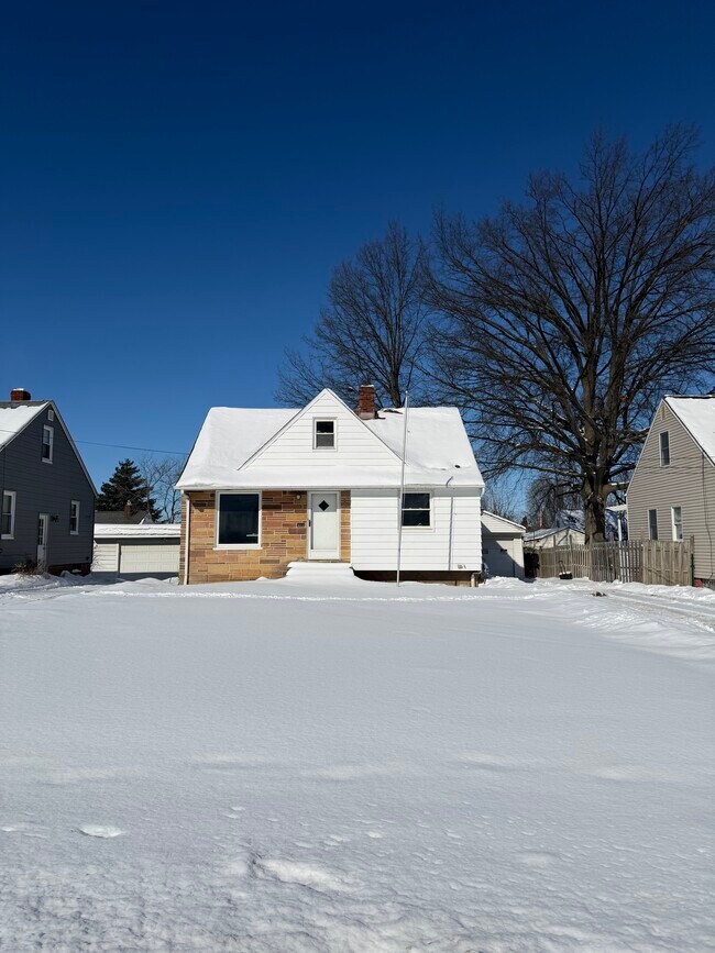 Foto del edificio - 116 Arlington Cir