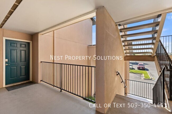 Building Photo - 2900 W Marina Dr