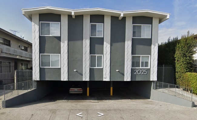 Building Photo - 2025 S Shenandoah St