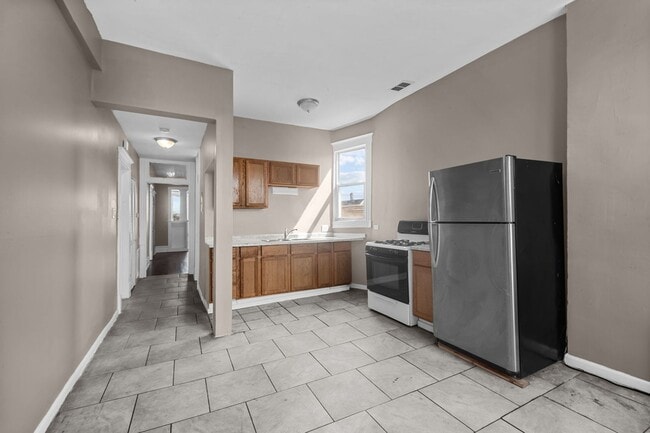 Building Photo - 9710 S Avenue L